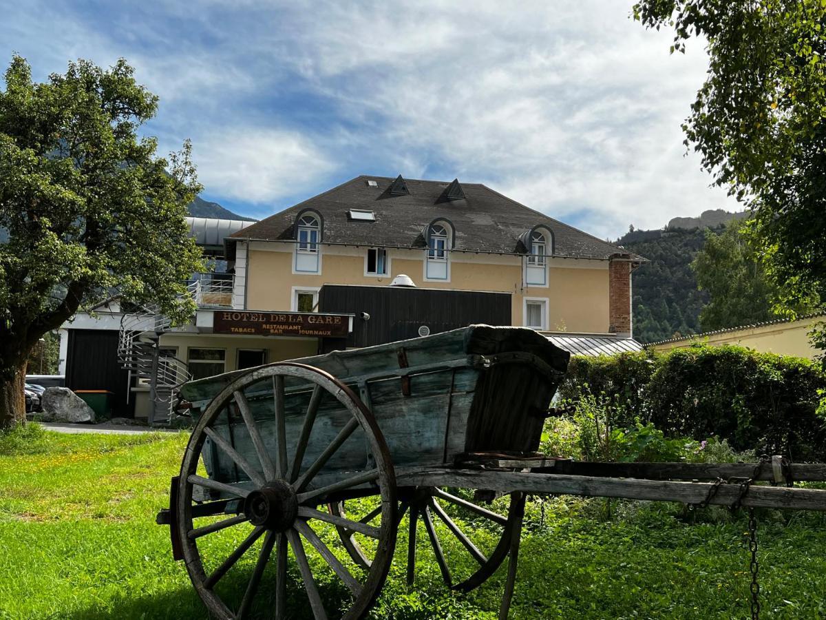 Hotel De La Gare Eygliers Luaran gambar