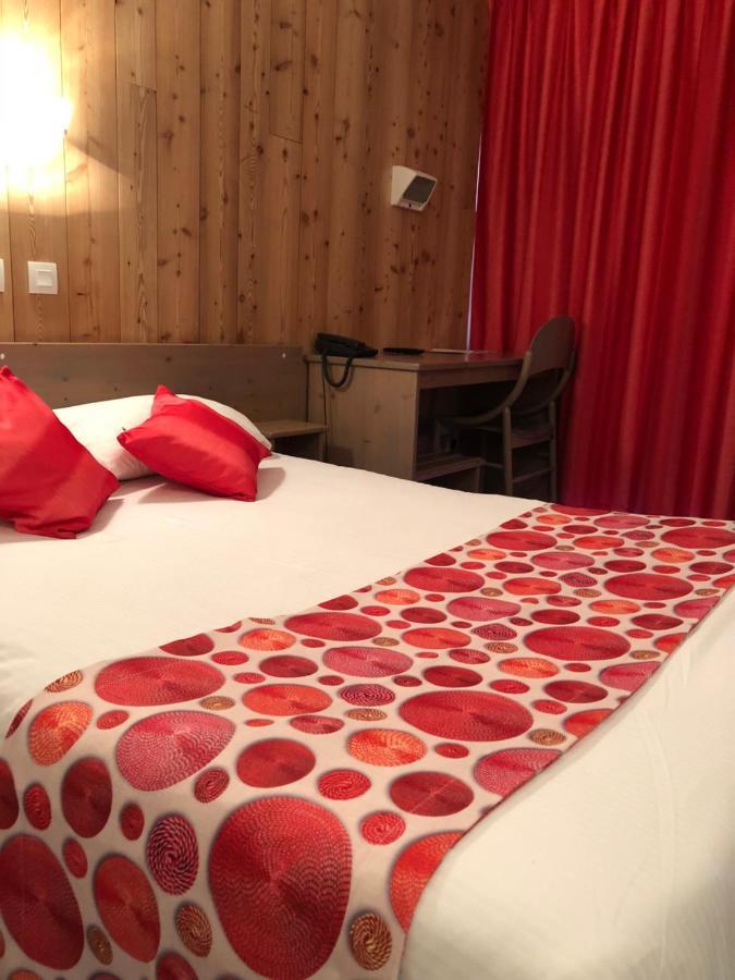 Hotel De La Gare Eygliers Luaran gambar